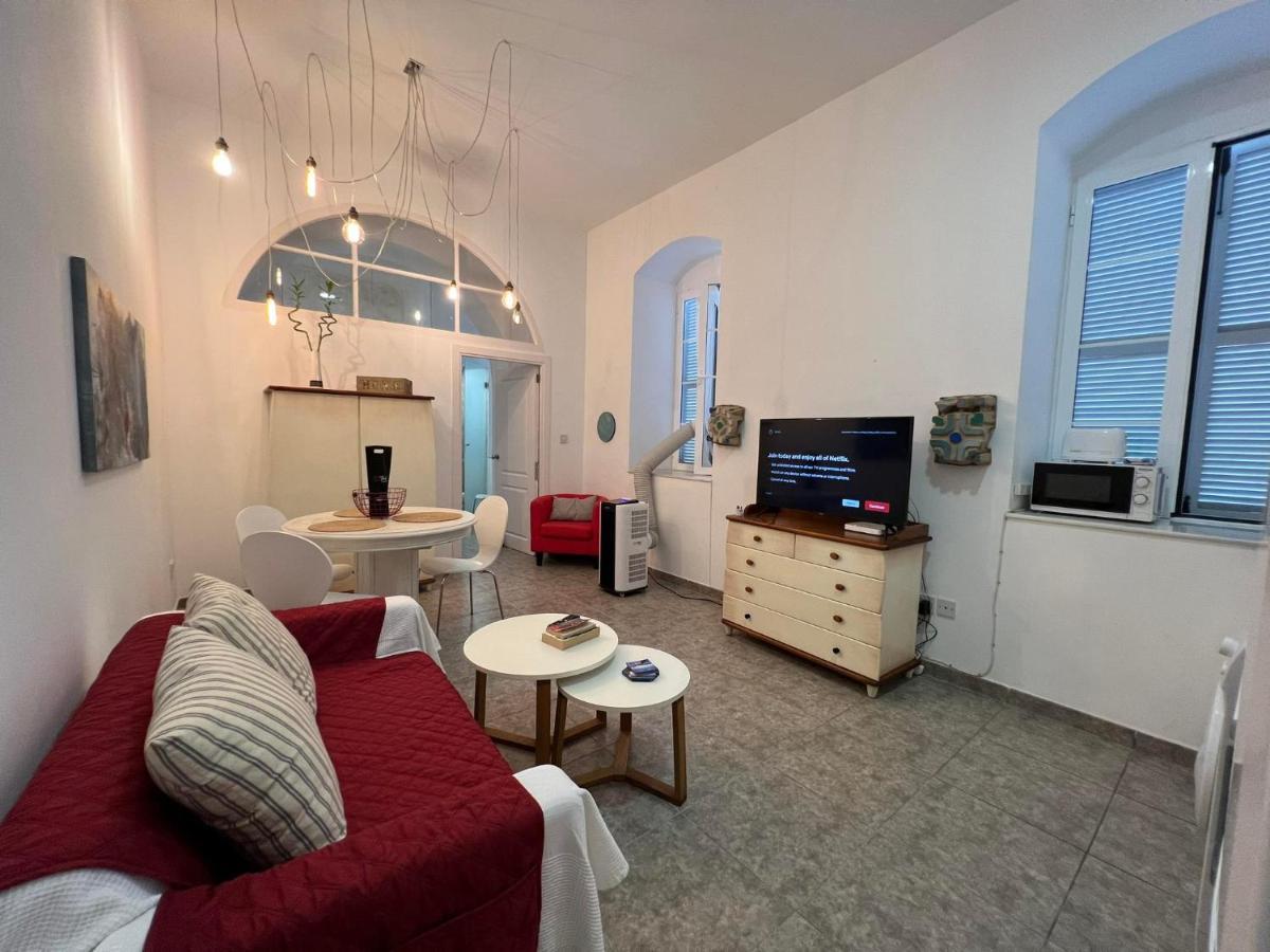 Appartement Quirky 1Br Just Off Main Street Prime Location à Gibraltar Extérieur photo